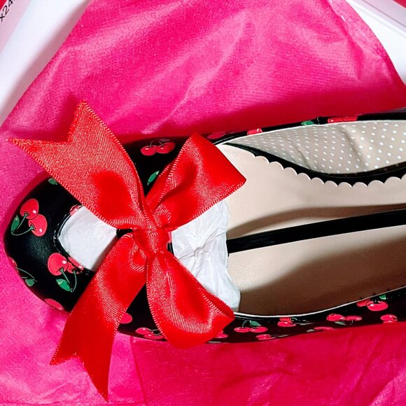 Pleasers PINUP-05 – Black Red Cherry Faux Leather Pleasers Size 11 - Picture 6 of 7